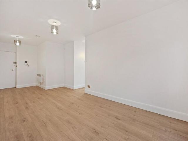 Apartment for rent in North Watford, Hertfordshire