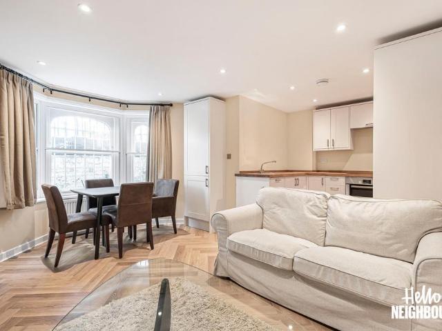 Flat for rent in Fulham, Walham Green