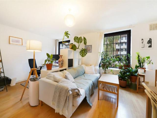 Flat for rent in Hoxton, Greater London