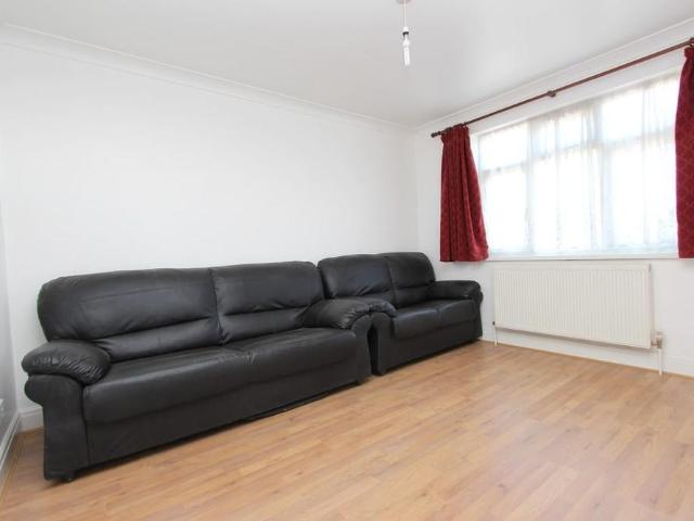 Apartment for rent in Lane, Greater London