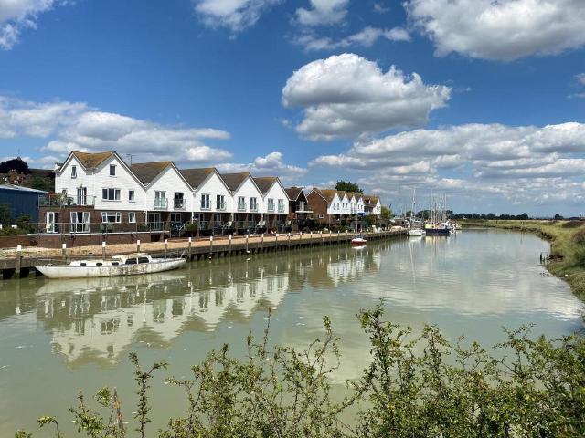 Flat for rent in Heathlands, East Sussex