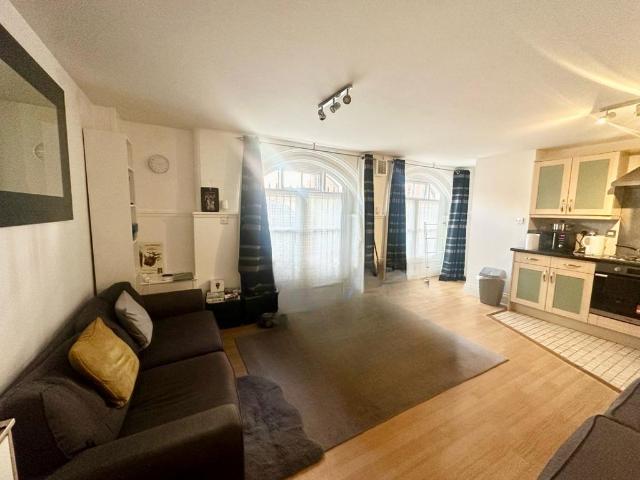Flat for rent in Haddon, East Midlands