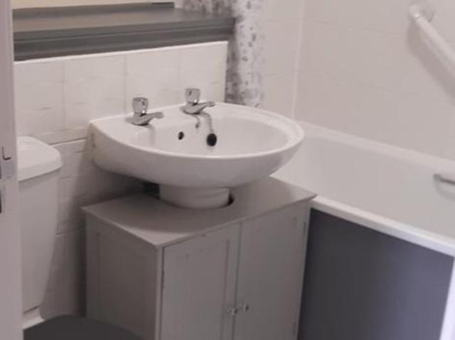 Apartment for rent in Forebridge, Scotland