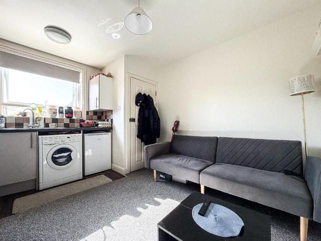 Apartment for rent in Lambrook, Taunton