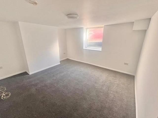 Apartment for rent in Woolshops, Calderdale