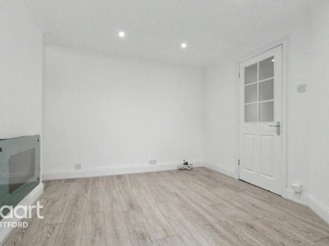 Apartment for rent in New Town, Monks Orchard