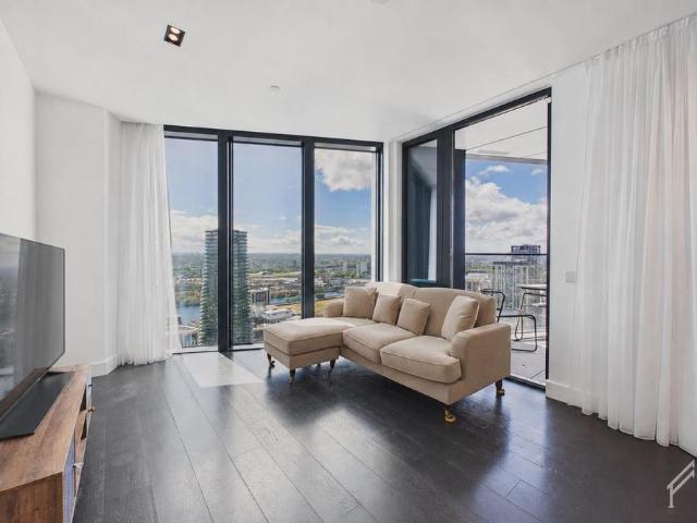 Apartment for rent in Canary Wharf, Greater London