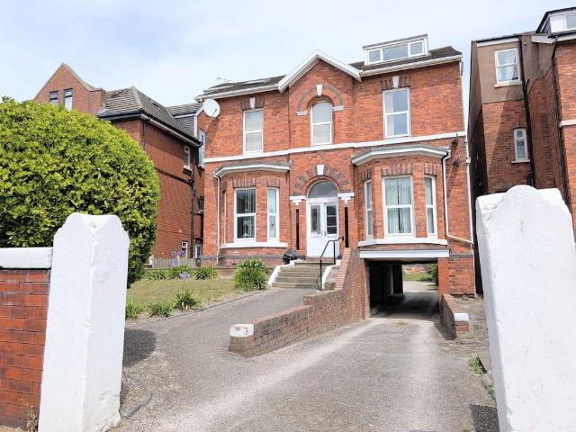 Flat for rent in Meols Cop, Southport