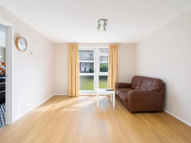 Apartment for rent in London Borough of Croydon, Addiscombe