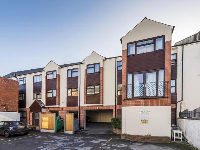 Flat for rent in Southsea, City Of Portsmouth