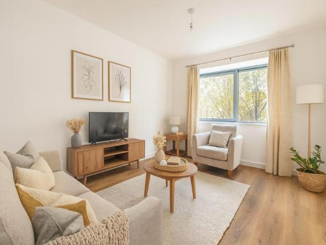 Apartment for rent in Birch Green, Lower Halliford