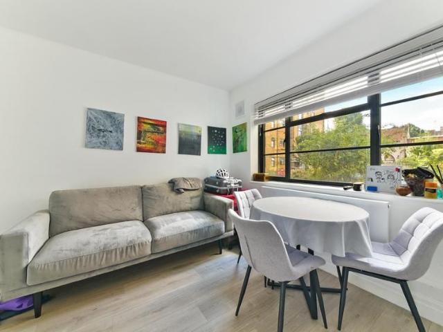 Apartment for rent in The Borough, Greater London