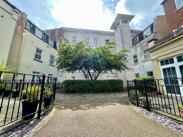 Flat for rent in Dickens Heath, Isle Of Man