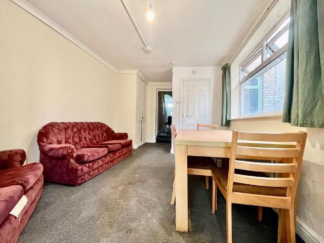 Apartment for rent in Sydenham, Green Close