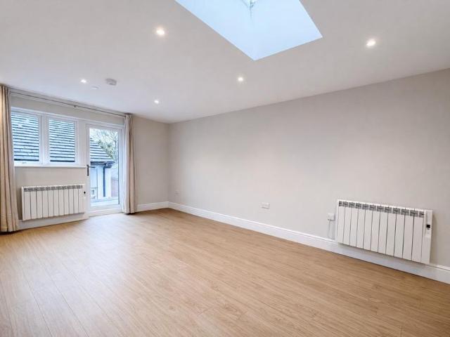 Apartment for rent in Newton St Cyres, Devon