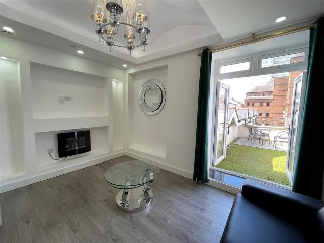 Apartment for rent in Castle Quarter, Falcon Lodge