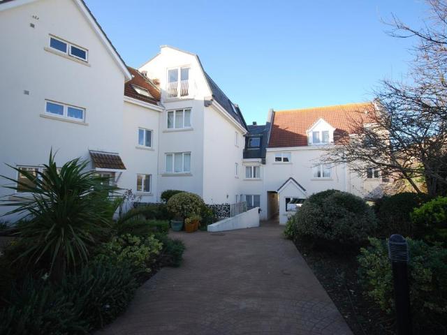 Flat for rent in St Helier