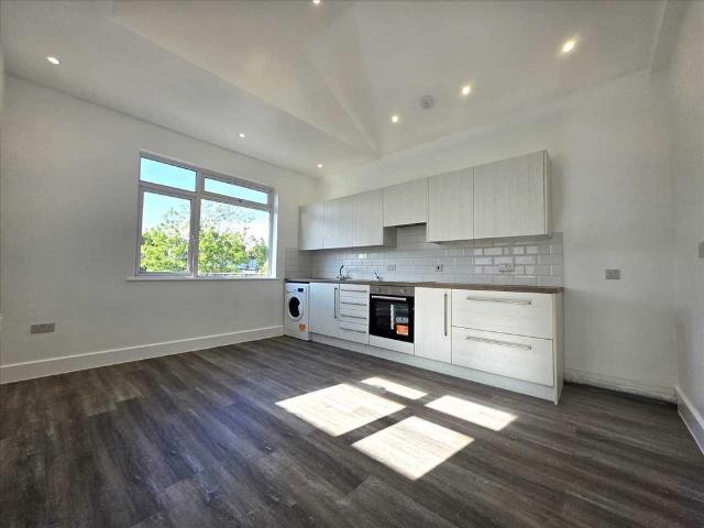 Flat for rent in Mill Hill, Isle Of Man