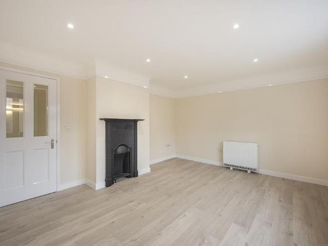 Apartment for rent in St Albans, Five Acres