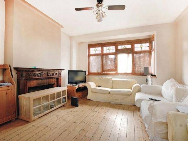 Apartment for rent in Goddington, Greater London