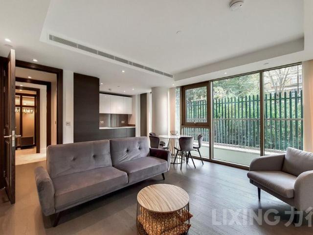 Flat for rent in Kensington, Greater London