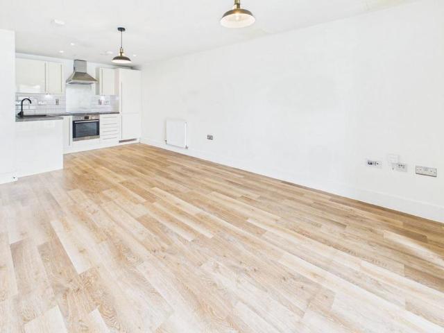 Apartment for rent in Felden, Pouchen End