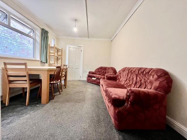 Apartment for rent in Sydenham, Green Close