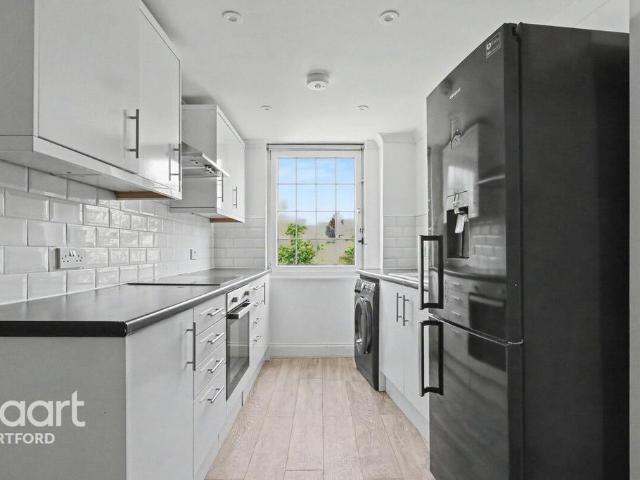 Flat for rent in New Town, Monks Orchard