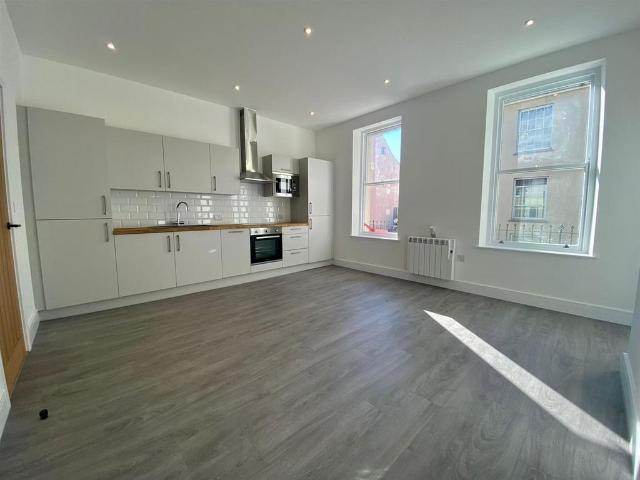 Flat for rent in St Helier
