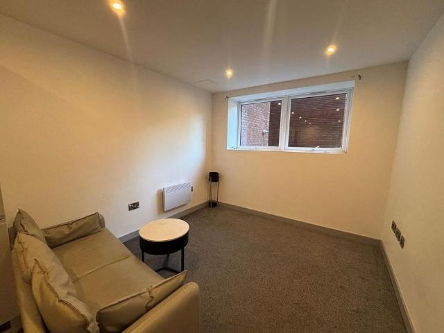 Apartment for rent in Goldthorn Hill, West Midlands