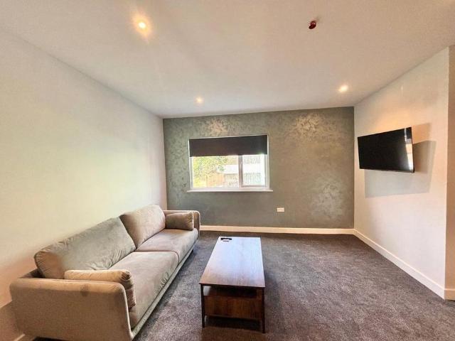 Apartment for rent in Nangreaves, Wales