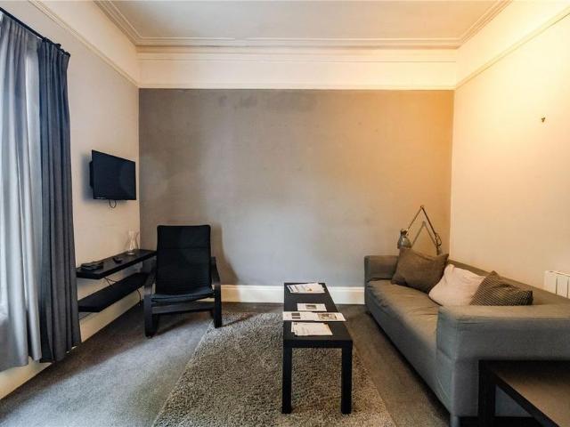 Apartment for rent in Dixons Green, West Midlands
