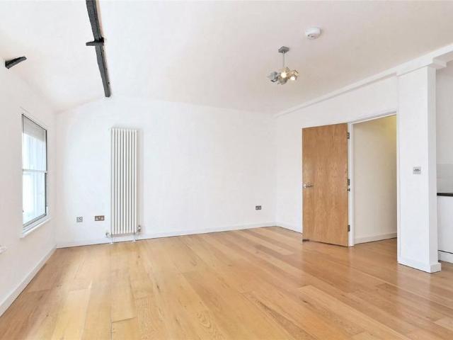 Apartment for rent in Soho, Greater London