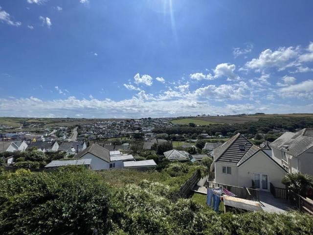 Apartment for rent in Penwartha Coombe, Cornwall