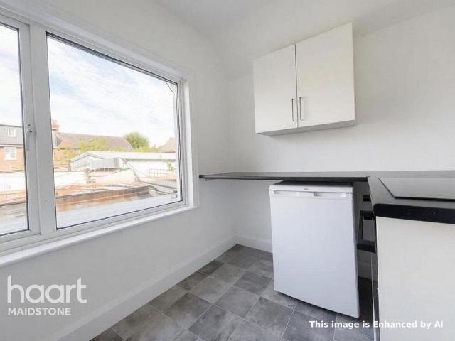 Apartment for rent in Cross In Hand, East Sussex