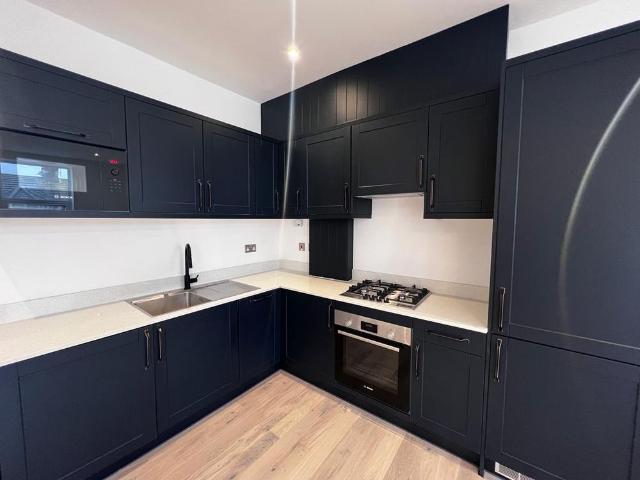 Apartment for rent in Roselands, Eastbourne