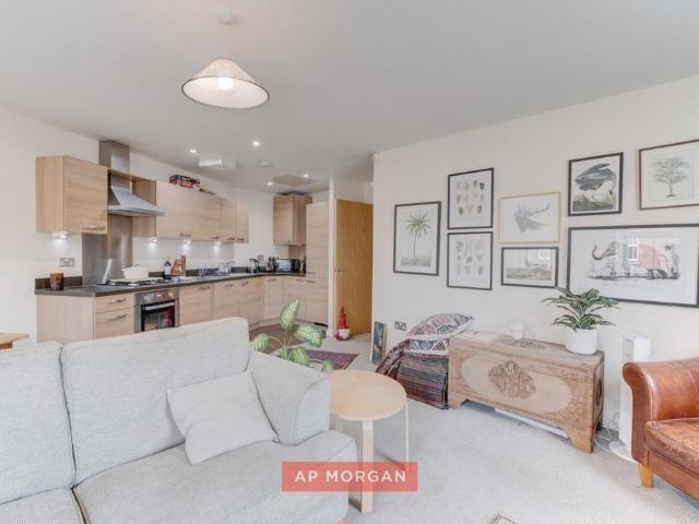 Apartment for rent in Dickens Heath, Solihull