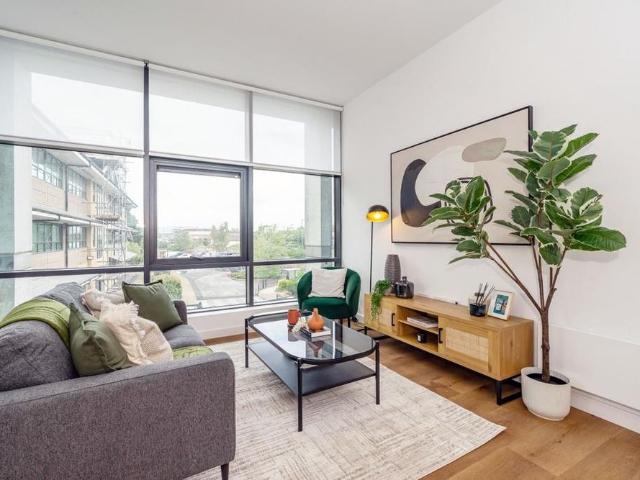 Apartment for rent in Birch Green, Spelthorne