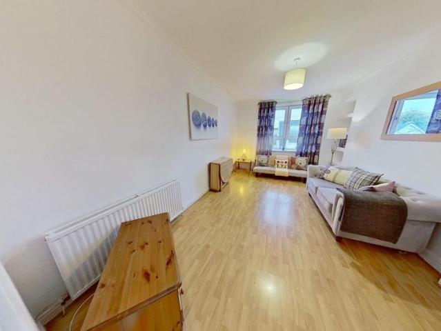 Apartment for rent in Millerston, Stepps