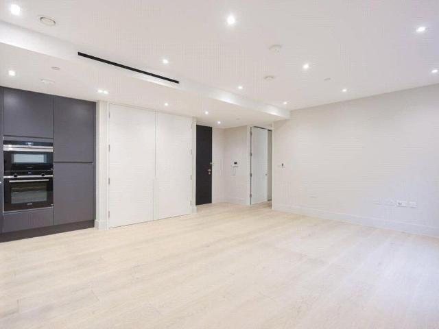 Apartment for rent in St. John's Wood, Greater London