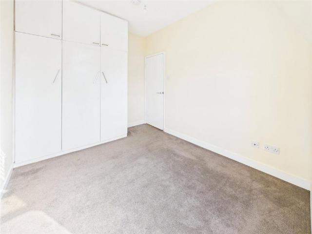 Apartment for rent in Strawberry Hill, Greater London