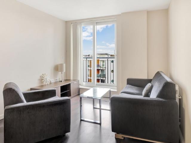 Apartment for rent in Fallow Corner, Greater London