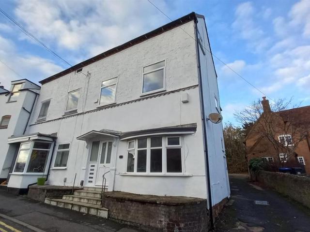 Flat for rent in Green Close, Warwickshire