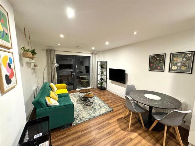 Apartment for rent in Alperton, Greater London