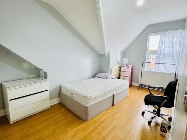 Flat for rent in Leyton, Greater London