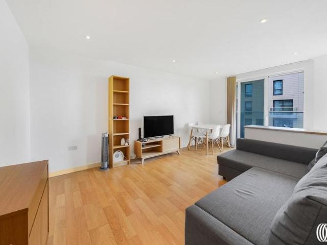 Apartment for rent in Manor House, Greater London