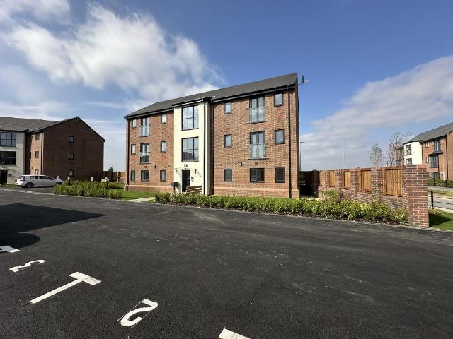 Flat for rent in Whinmoor, West Yorkshire