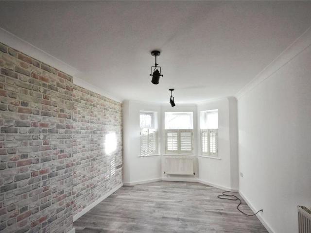 Apartment for rent in Shelley, Shepley