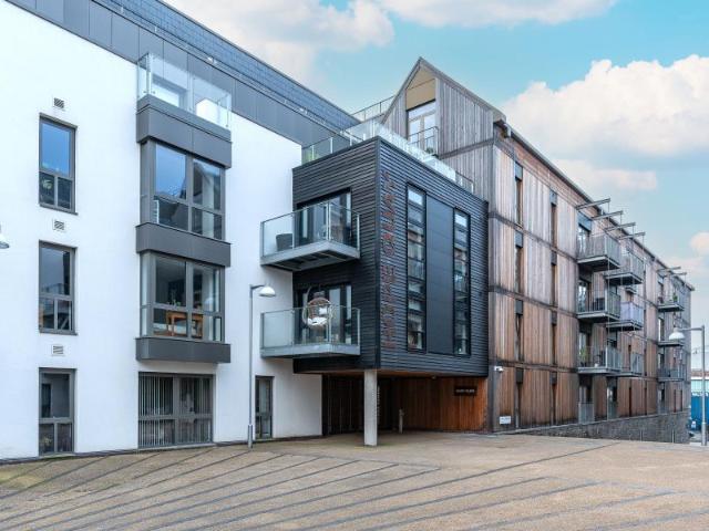 Flat for rent in Wapping Wharf, Feckenham