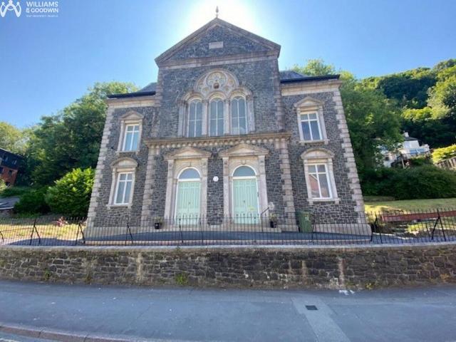 Flat for rent in Upper Bangor, Bangor